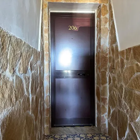Hotel Paradiso *