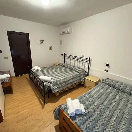Paradiso Hotel *