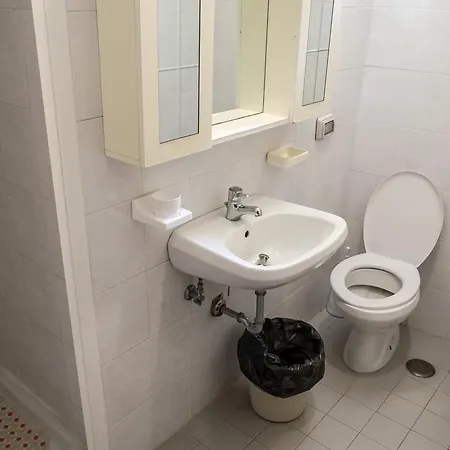 Paradiso Hotel *